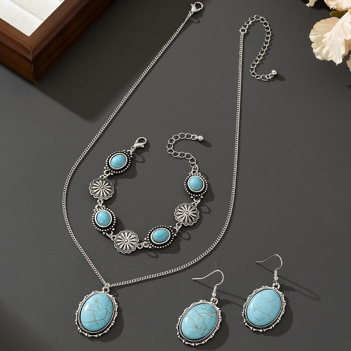 Western Style Turquoise Necklace Earrings Bracelet Jewelry Set